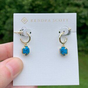 KENDRA SCOTT • Tomon Gold Huggie Earrings